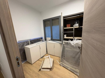 Alquiler de local comercial en Sabadell para oficinas , despachos...