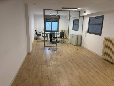 Alquiler de local comercial en Sabadell para oficinas , despachos...