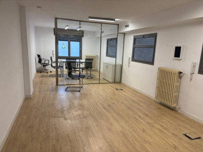 Alquiler de local comercial en Sabadell para oficinas , despachos...