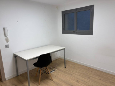 Alquiler de local comercial en Sabadell para oficinas , despachos...