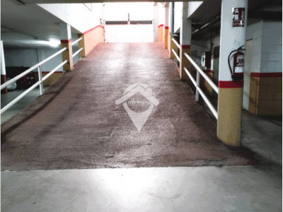 ALQUILER DE PLAZA GRANDE DE APARCAMIENTO EN MAS DURAN
