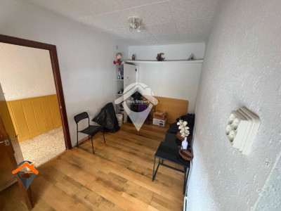 AMPLIA CASA EN CALLE TRANQUILA CON PATIO Y TERRAZA