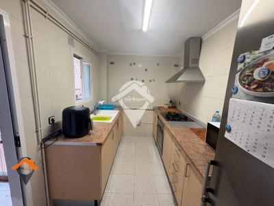 AMPLIA CASA EN CALLE TRANQUILA CON PATIO Y TERRAZA