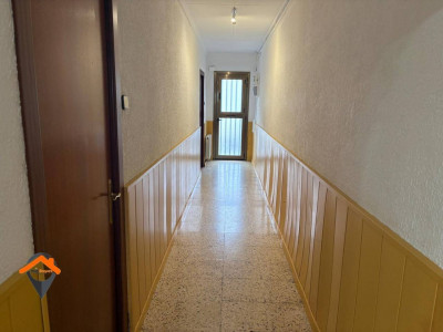 AMPLIA CASA EN UNA CALLE MUY TRANQUILA CON PATIO Y TERRAZA!!