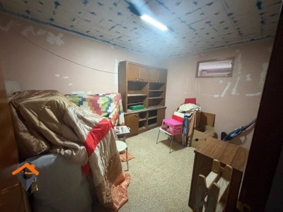 AMPLIA CASA EN UNA CALLE MUY TRANQUILA CON PATIO Y TERRAZA!!