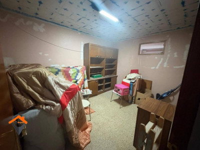 AMPLIA CASA EN UNA CALLE MUY TRANQUILA CON PATIO Y TERRAZA!!