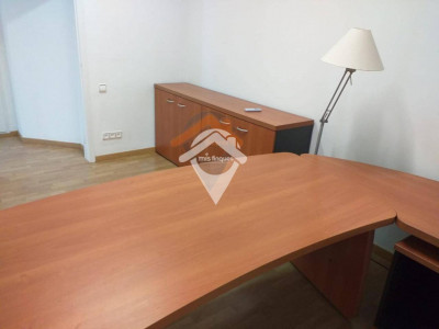 AMPLIO PISO CON BALCON EN PLENO CENTRO SABADELL