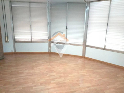 AMPLIO PISO CON BALCON EN PLENO CENTRO SABADELL