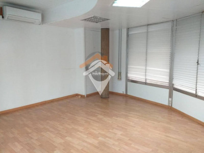 AMPLIO PISO CON BALCON EN PLENO CENTRO SABADELL
