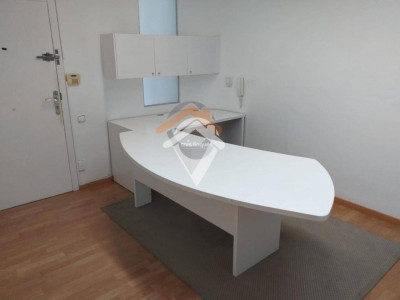 AMPLIO PISO CON BALCON EN PLENO CENTRO SABADELL