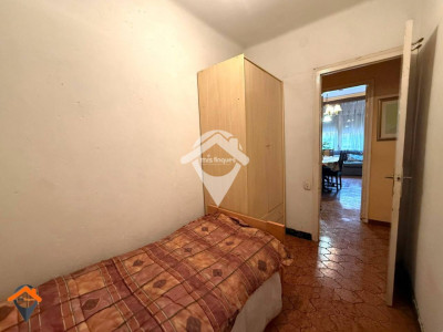 AMPLIO PISO CON PATIO AL LADO AVDA BARBERA-SABADELL