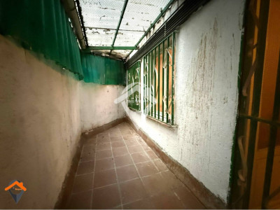 AMPLIO PISO CON PATIO AL LADO AVDA BARBERA-SABADELL