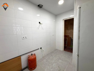 Amplio piso exterior con balcón junto a la Plaza de la Creu de Barberá!!