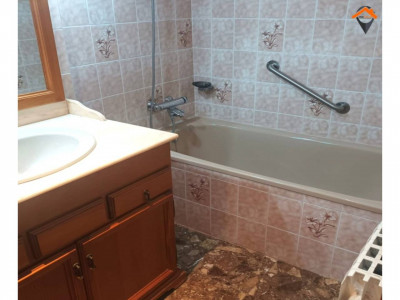 AMPLIO Y SEÑORIAL PISO EN PLENA AVENIDA BARBERÁ!!! 