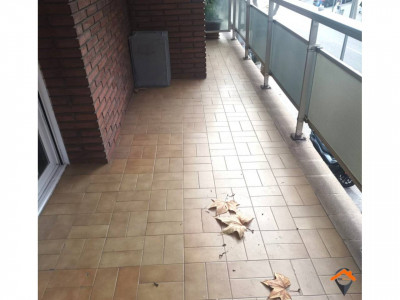 AMPLIO Y SEÑORIAL PISO EN PLENA AVENIDA BARBERÁ!!! 