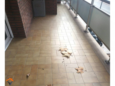 AMPLIO Y SEÑORIAL PISO EN PLENA AVENIDA BARBERÁ!!! 