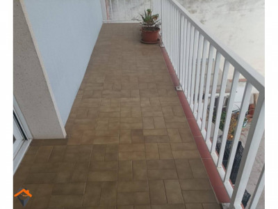 AMPLIO Y SEÑORIAL PISO EN PLENA AVENIDA BARBERÁ!!! 