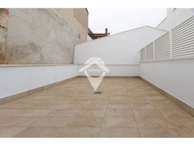 BAJOS CON PATIO OBRA NUEVA ACABADA EN VENTA SANT QUIRZE DEL VALLES