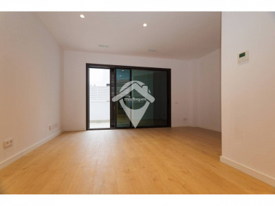 BAJOS CON PATIO OBRA NUEVA ACABADA EN VENTA SANT QUIRZE DEL VALLES