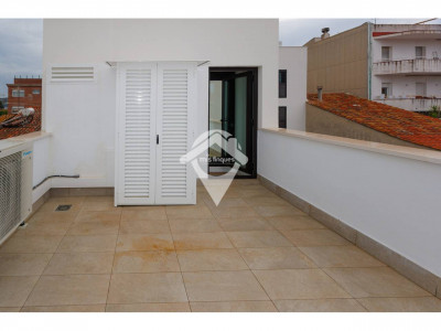 BAJOS DUPLEX INDEPENDIENTE OBRA NUEVA ACABADA EN VENTA EN EL CENTRO DE SANT QUIRZE DEL VALLES