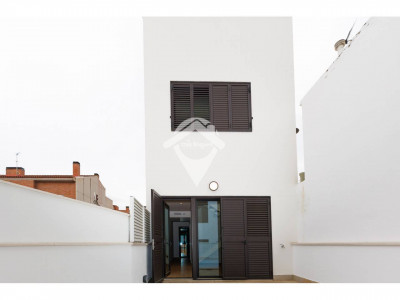 BAJOS DUPLEX INDEPENDIENTE OBRA NUEVA ACABADA EN VENTA EN EL CENTRO DE SANT QUIRZE DEL VALLES