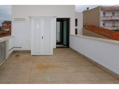 BAJOS DUPLEX INDEPENDIENTE OBRA NUEVA ACABADA EN VENTA EN EL CENTRO DE SANT QUIRZE DEL VALLES