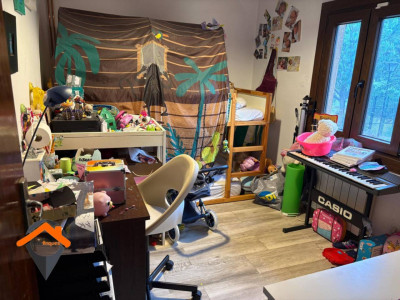 CASA A 3 VIENTOS CON GARAJE Y RODEADA DE NATURALEZA!!!!