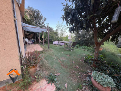 CASA A 3 VIENTOS CON GARAJE Y RODEADA DE NATURALEZA!!!!