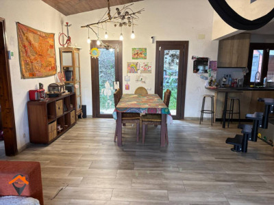 CASA A 3 VIENTOS CON GARAJE Y RODEADA DE NATURALEZA!!!!