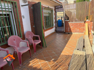 CASA A 4 VIENTOS CON PISCINA!!!!