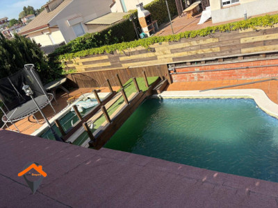 CASA A 4 VIENTOS CON PISCINA!!!!