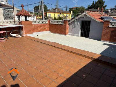 CASA A 4 VIENTOS CON PISCINA!!!!