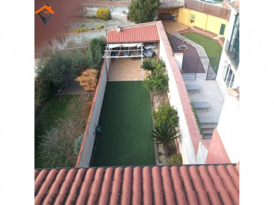 CASA ADOSADA CON JARDÍN Y GARAJE EN EL CASCO ANTIGUO DE CASTELLAR DEL VALLÉS!!!