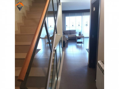 CASA ADOSADA CON JARDÍN Y GARAJE EN EL CASCO ANTIGUO DE CASTELLAR DEL VALLÉS!!!