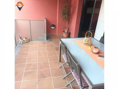 CASA ADOSADA CON JARDÍN Y GARAJE EN EL CASCO ANTIGUO DE CASTELLAR DEL VALLÉS!!!