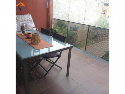 CASA ADOSADA CON JARDÍN Y GARAJE EN EL CASCO ANTIGUO DE CASTELLAR DEL VALLÉS!!!