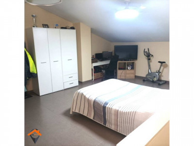 CASA ADOSADA CON JARDÍN Y GARAJE EN EL CASCO ANTIGUO DE CASTELLAR DEL VALLÉS!!!