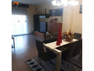 CASA ADOSADA CON JARDÍN Y GARAJE EN EL CASCO ANTIGUO DE CASTELLAR DEL VALLÉS!!!