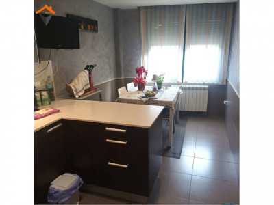 CASA ADOSADA CON JARDÍN Y GARAJE EN EL CASCO ANTIGUO DE CASTELLAR DEL VALLÉS!!!