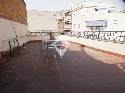 CASA CANTONERA CON GARAJE Y LOCAL EN EL CENTRO DE SANT QUIRZE DEL VALLES