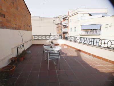 CASA CANTONERA CON GARAJE Y LOCAL EN EL CENTRO DE SANT QUIRZE DEL VALLES