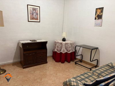 CASA CON 2 GARAJES DE 80M2 CADA UNO, PATIO Y TERRAZA!!!