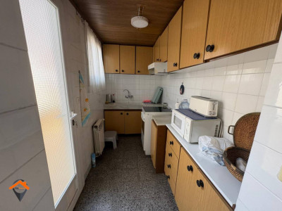 CASA CON 2 GARAJES DE 80M2 CADA UNO, PATIO Y TERRAZA!!!