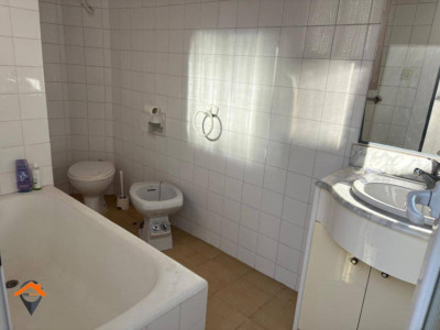 CASA CON 2 GARAJES DE 80M2 CADA UNO, PATIO Y TERRAZA!!!