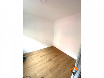 CASA CON PATIO 20MTS