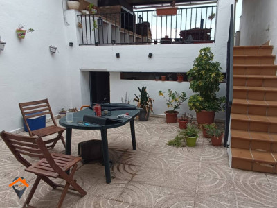 CASA CON PATIO A PIE DE COMEDOR , TERRAZA CON VISTAS, BUHARDILLA Y GARAJE!!!