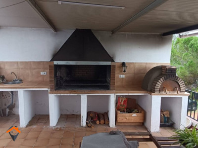 CASA CON PATIO A PIE DE COMEDOR , TERRAZA CON VISTAS, BUHARDILLA Y GARAJE!!!