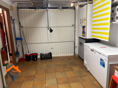 CASA CON PATIO DE 20M2 CON GARAJE!!! 