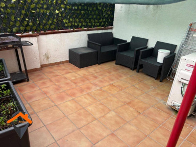 CASA CON PATIO DE 20M2 CON GARAJE!!! 