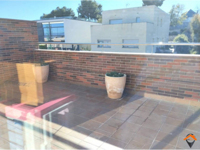 CASA DE ENSUEÑO CON PISCINA Y GRANDES ESPACIOS EN SANT QUIRZE DEL VALLÉS